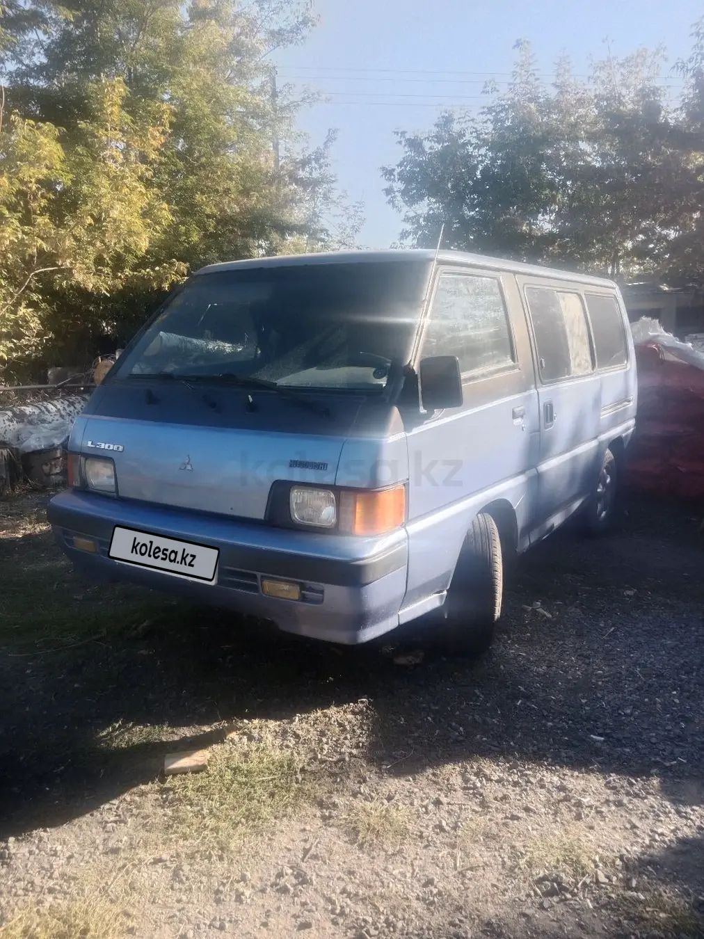 Mitsubishi L300, 1990