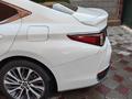 Lexus ES 300h 2019 года за 18 500 000 тг. в Алматы – фото 20