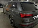 Audi Q7 2024 года за 25 500 000 тг. в Астана – фото 2