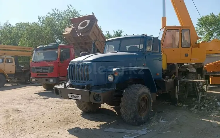 Урал  КС 2006 года за 10 000 000 тг. в Актобе