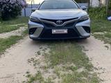 Toyota Camry 2018 года за 8 300 000 тг. в Уральск – фото 4