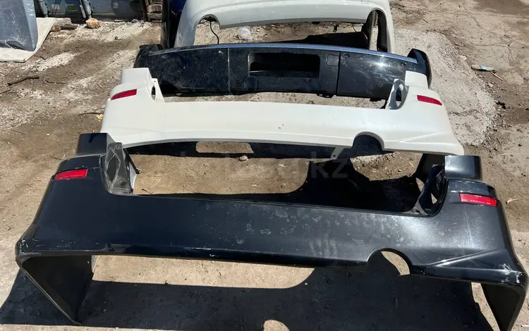 Задний бампер на Toyota Alphard бампер на альфард за 5 000 тг. в Алматы