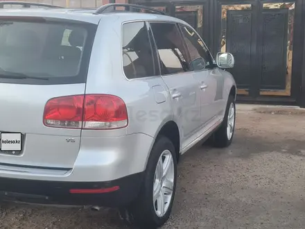 Volkswagen Touareg 2005 года за 4 850 000 тг. в Алматы – фото 3