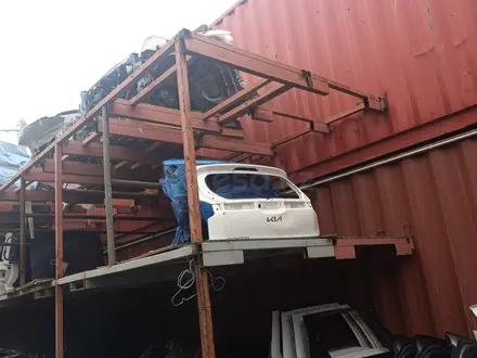ЗАДНЯЯ КРЫШКА БАГАЖА НА HYUNDAI И КИЯ за 15 000 тг. в Атырау – фото 7