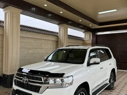 Toyota Land Cruiser 2021 года за 39 000 000 тг. в Шымкент