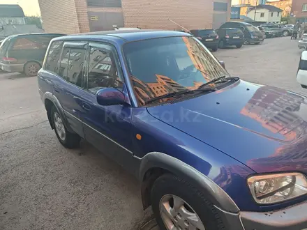 Toyota RAV4 1999 года за 3 850 000 тг. в Астана – фото 2