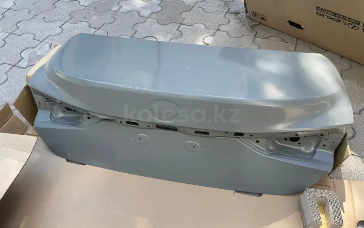 Крышка багажника на Lexus ES за 200 000 тг. в Алматы