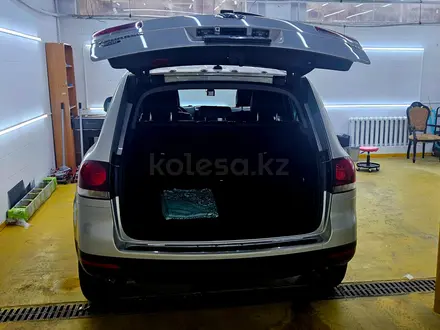 Volkswagen Touareg 2008 года за 8 500 000 тг. в Астана – фото 15