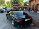 Lexus ES 250 2019 года за 18 300 000 тг. в Алматы – фото 4