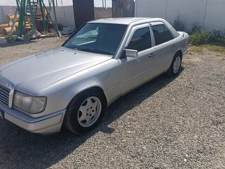 Mercedes-Benz E 220 1993 года за 1 700 000 тг. в Тараз – фото 3