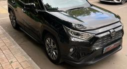 Toyota RAV4 2020 годаfor18 200 000 тг. в Астана – фото 3