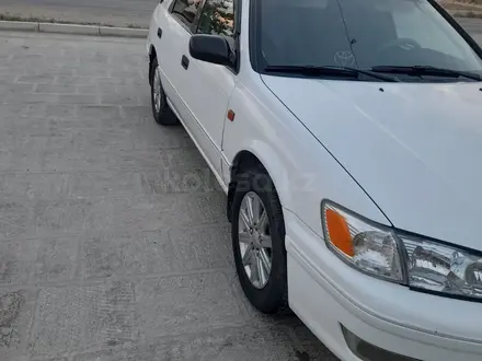 Toyota Camry 1998 года за 3 200 000 тг. в Жанаозен – фото 4