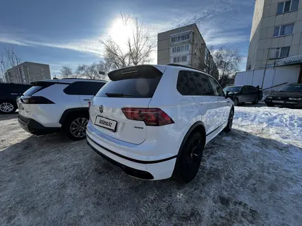 Volkswagen Tiguan 2021 года за 16 500 000 тг. в Костанай – фото 2