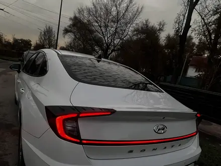 Hyundai Sonata 2019 года за 9 600 000 тг. в Алматы – фото 2