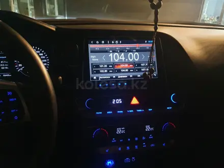 Hyundai Sonata 2019 года за 10 700 000 тг. в Караганда – фото 6