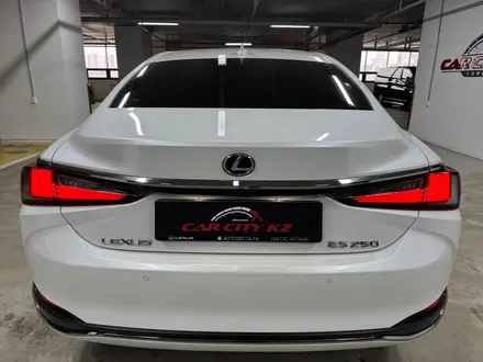 Lexus ES 250 2022 года за 25 900 000 тг. в Астана – фото 14