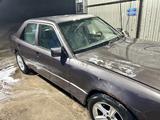 Mercedes-Benz E 260 1992 года за 550 000 тг. в Балхаш