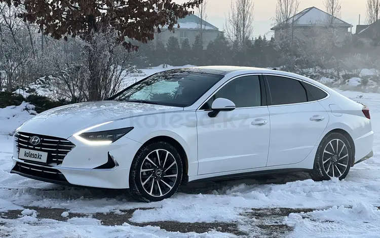 Hyundai Sonata 2022 годаfor16 000 000 тг. в Алматы