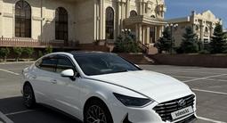Hyundai Sonata 2022 года за 12 300 000 тг. в Алматы – фото 2