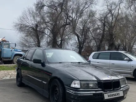 BMW 325 1991 года за 850 000 тг. в Алматы – фото 2