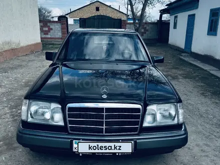 Mercedes-Benz E 220 1994 годаүшін3 400 000 тг. в Тараз – фото 2