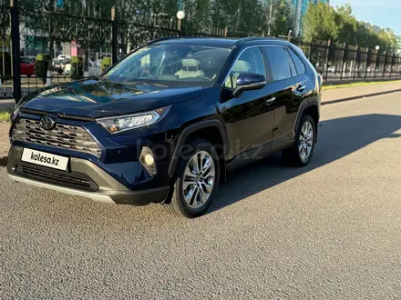 Toyota RAV4 2020 года за 13 900 000 тг. в Астана – фото 4