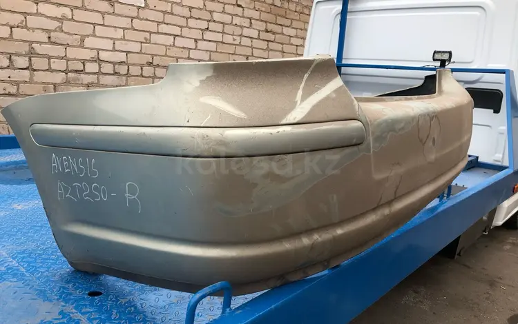 Бампер Toyota Avensis за 40 000 тг. в Петропавловск