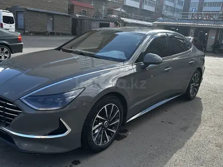 Hyundai Sonata 2021 года за 11 700 000 тг. в Астана – фото 3