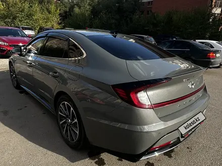 Hyundai Sonata 2021 года за 11 700 000 тг. в Астана – фото 2