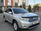 Toyota Highlander 2013 годаүшін10 800 000 тг. в Алматы