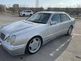 Mercedes-Benz E 320 2000 года за 5 200 000 тг. в Актау – фото 3