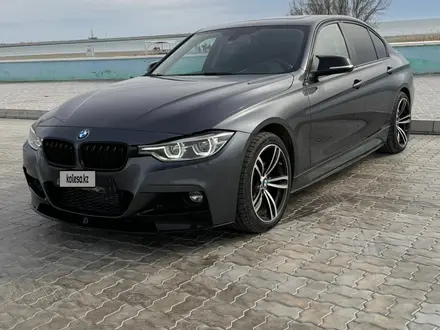BMW 330 2018 года за 6 800 000 тг. в Актау – фото 2