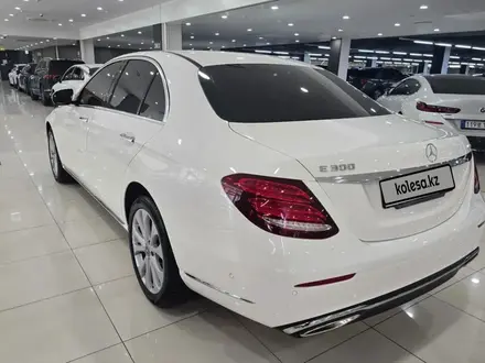 Mercedes-Benz E 300 2018 года за 16 900 000 тг. в Алматы – фото 2