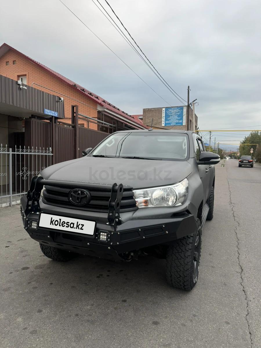 Toyota Hilux 2017 г.