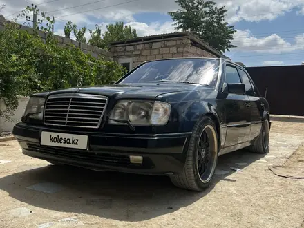 Mercedes-Benz E 400 1990 года за 2 950 000 тг. в Актау – фото 7