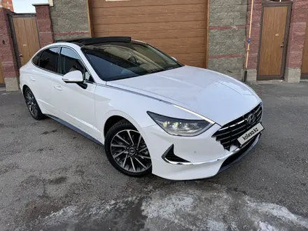 Hyundai Sonata 2022 года за 13 500 000 тг. в Астана