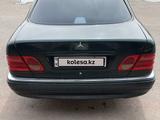 Mercedes-Benz E 230 1996 годаүшін2 200 000 тг. в Астана – фото 2