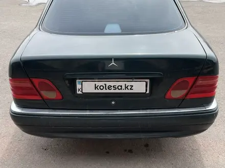 Mercedes-Benz E 230 1996 годаүшін1 800 000 тг. в Астана – фото 2