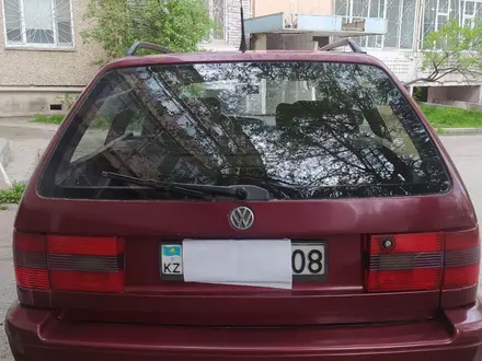 Volkswagen Passat 1995 года за 2 100 000 тг. в Тараз – фото 2