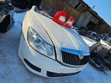 Skoda A5 2013 передний капот за 150 000 тг. в Атырау