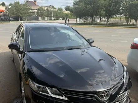 Toyota Camry 2018 года за 10 700 000 тг. в Уральск – фото 6