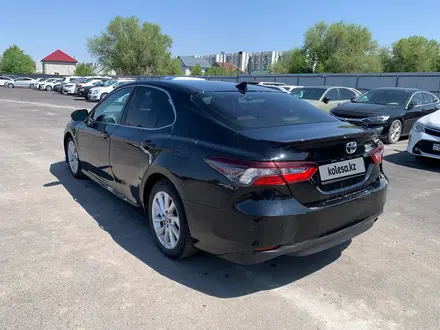 Toyota Camry 2021 года за 8 103 000 тг. в Алматы – фото 4