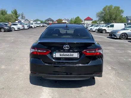 Toyota Camry 2021 года за 8 103 000 тг. в Алматы – фото 2