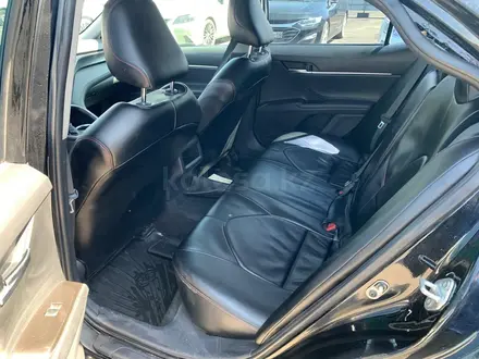Toyota Camry 2021 года за 8 103 000 тг. в Алматы – фото 9