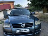 Volkswagen Touareg 2004 годаүшін4 200 000 тг. в Алматы