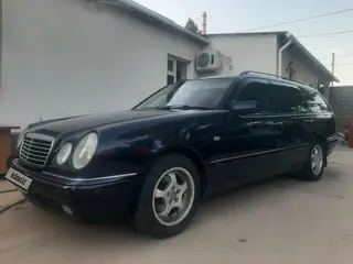 Mercedes-Benz E 240