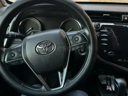 Toyota Camry 2019 года за 15 500 000 тг. в Астана – фото 3