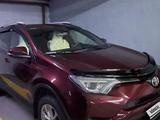 Toyota RAV4 2018 года за 11 750 000 тг. в Астана