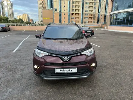 Toyota RAV4 2018 года за 12 500 000 тг. в Астана
