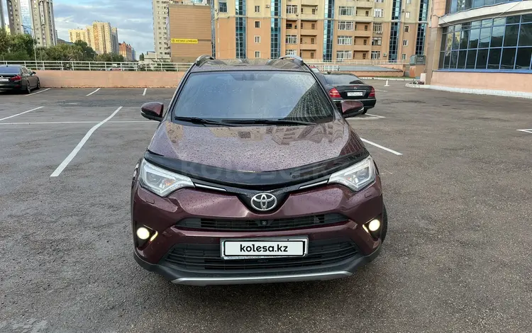 Toyota RAV4 2018 года за 12 500 000 тг. в Астана